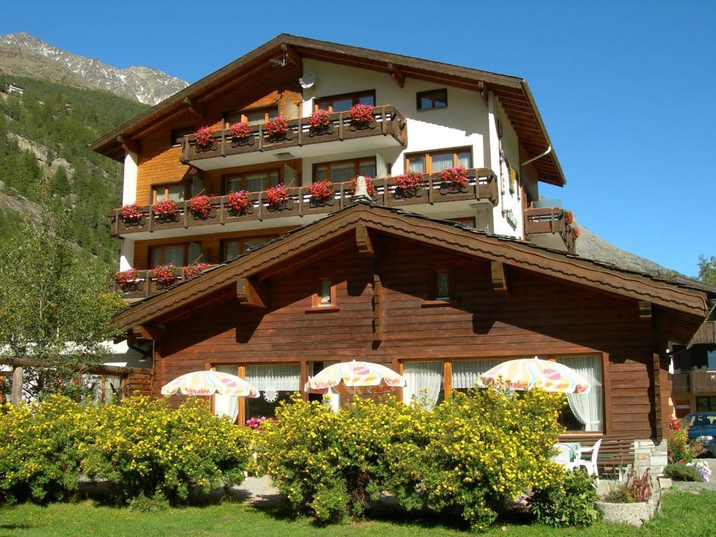 Hotel Adler ซาส-กรุนด์ ภายนอก รูปภาพ